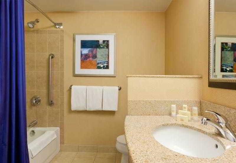 Courtyard Hartford Farmington Hotel Quarto foto