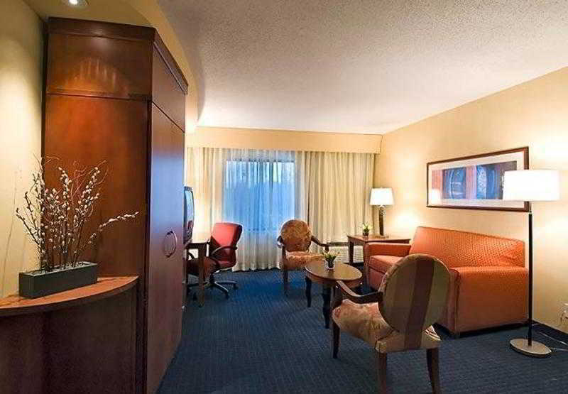 Courtyard Hartford Farmington Hotel Exterior foto